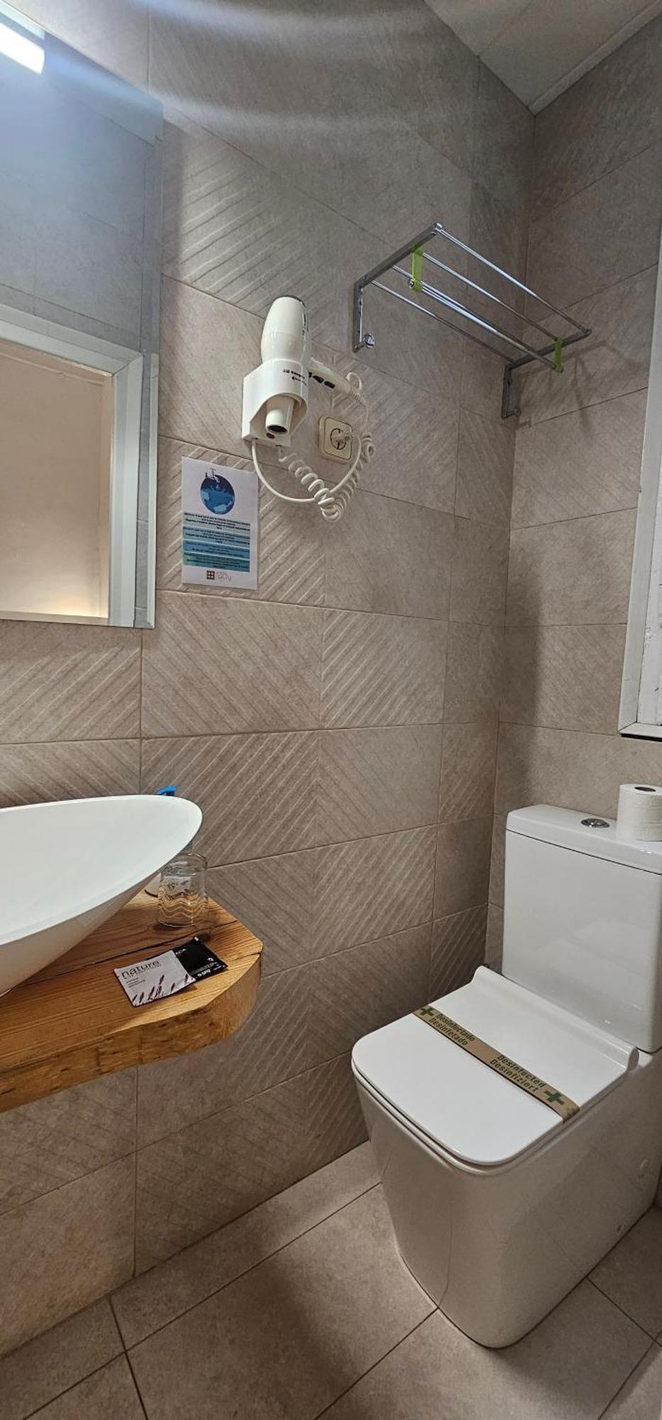 Hostal Eixample บาร์เซโลนา ภายนอก รูปภาพ