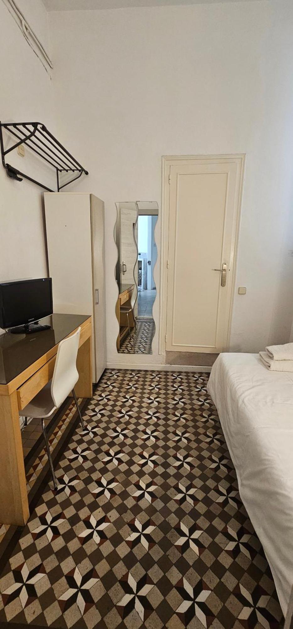 Hostal Eixample บาร์เซโลนา ภายนอก รูปภาพ
